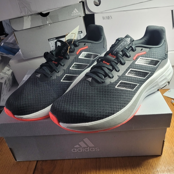 Ladies Adidas Sneaker - Picture 6 of 9